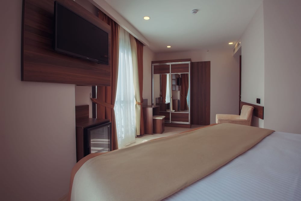 JUNIOR, DOUBLE OR TWIN BED