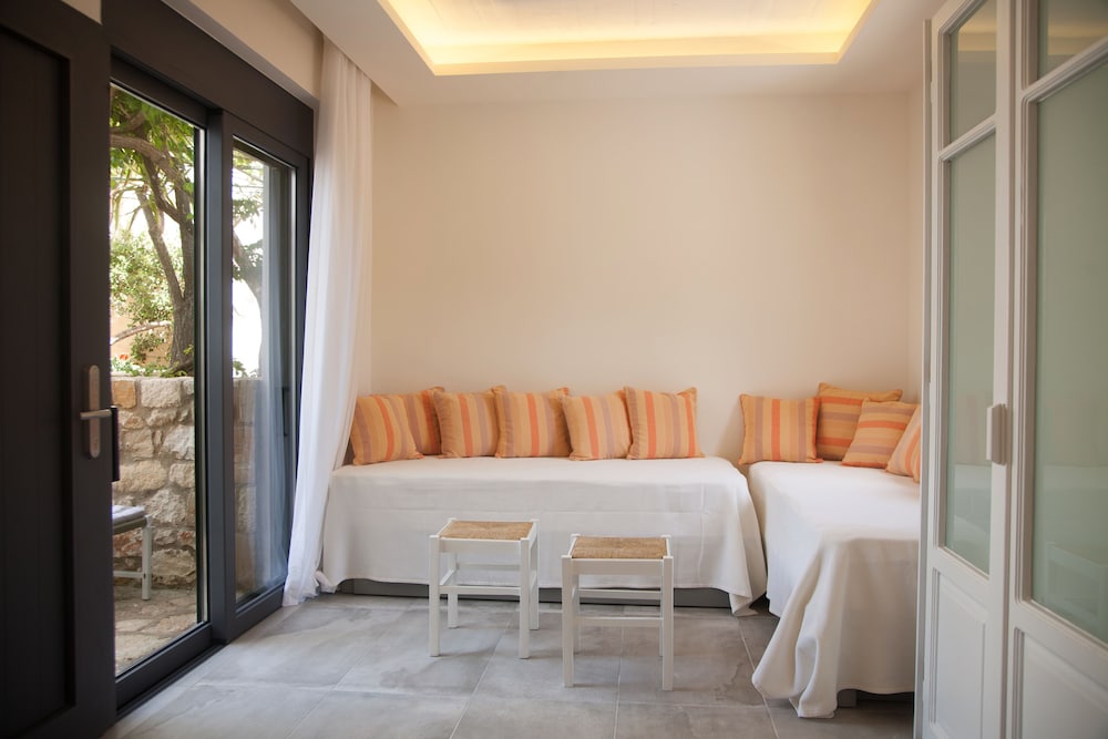 Artemis Village Apartments &amp; Studios 10/50