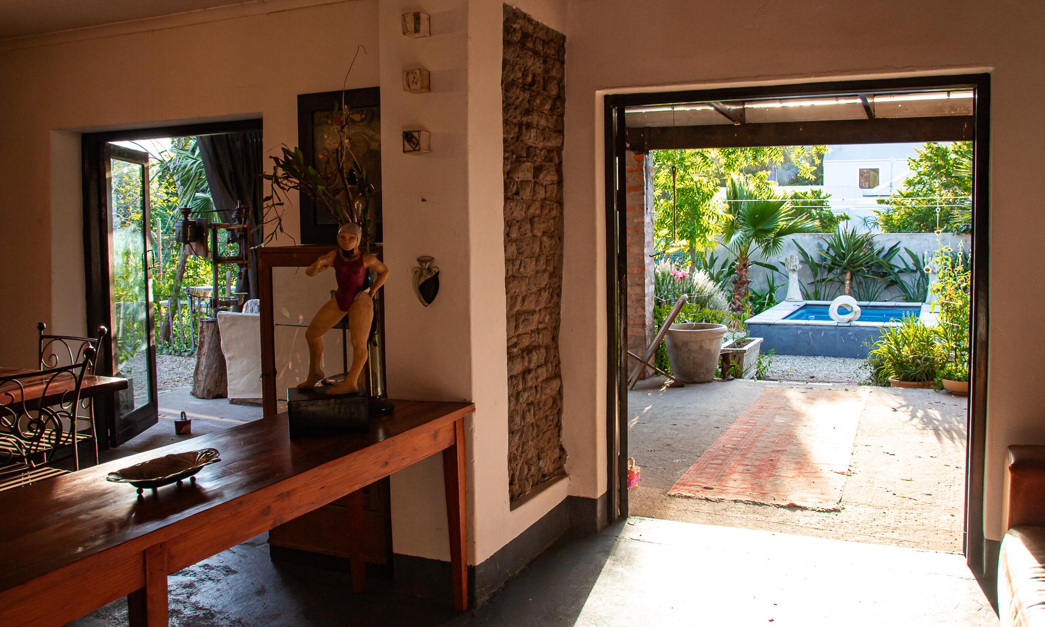 Ebonymoon Guest House & Studio 25/32