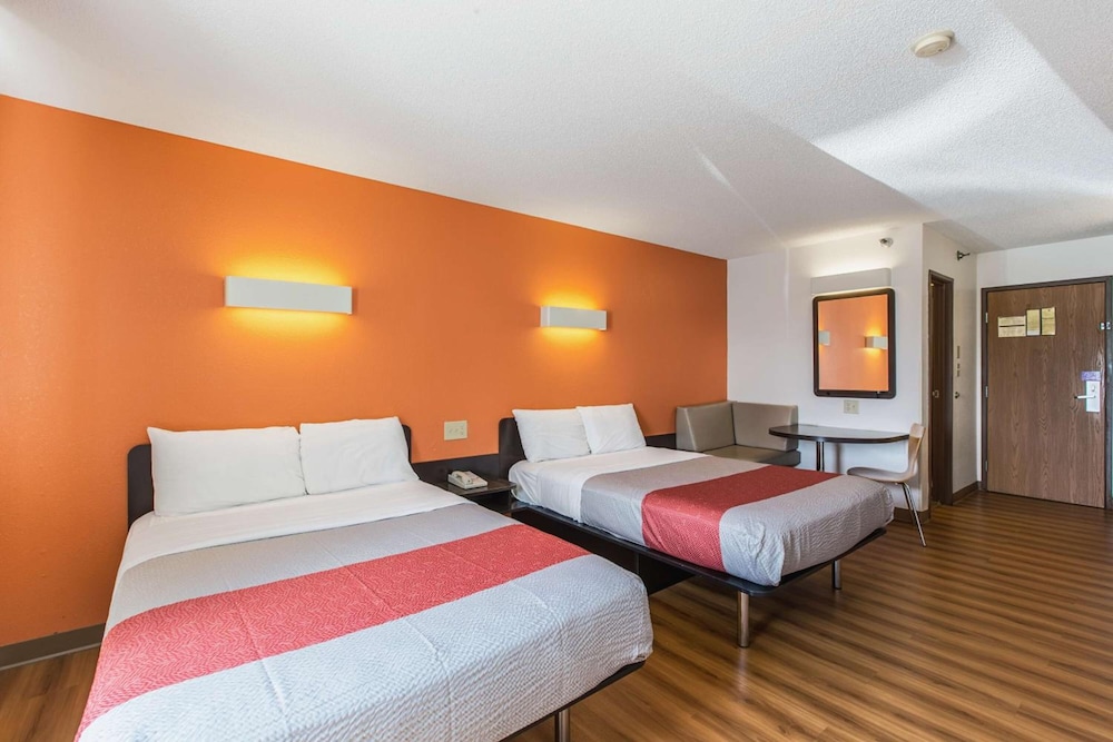 Motel6 Omaha, NE 26/55