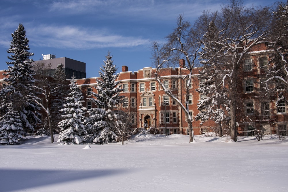 University of Alberta - Guest Accommodation 40/45