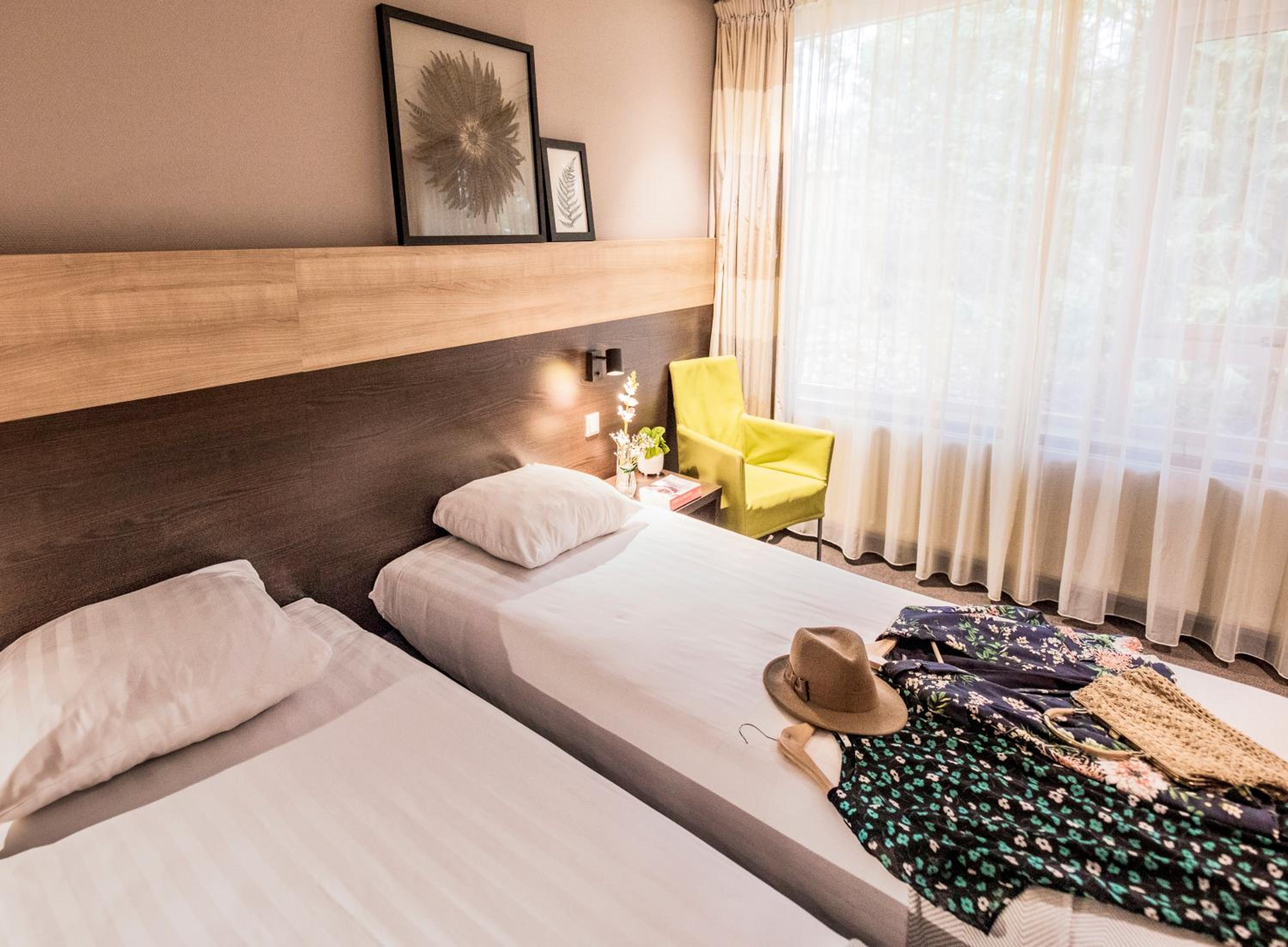 ROOM, DOUBLE OR TWIN BED, ACCESSIBLE