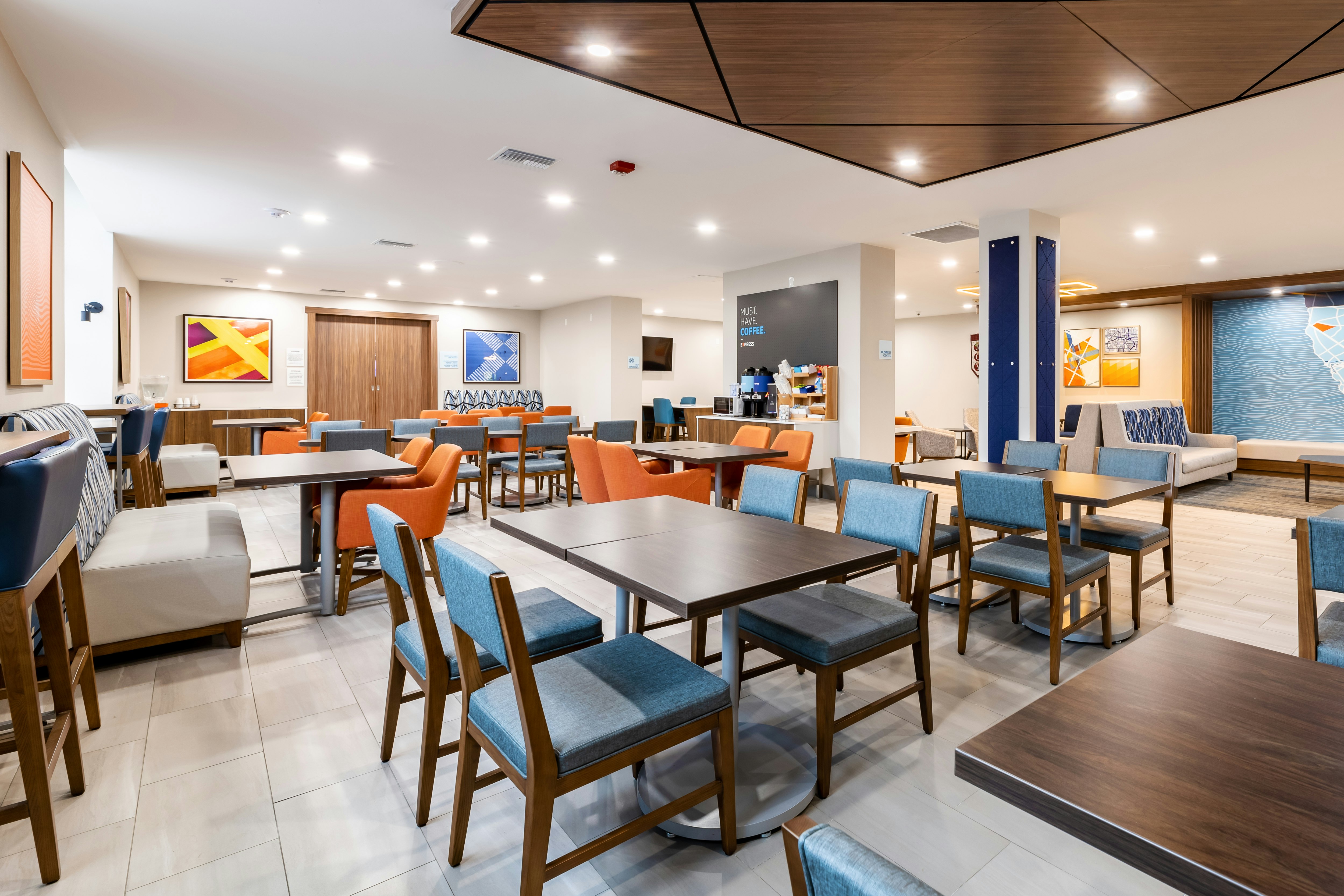 Holiday Inn Express Van Nuys 31/50