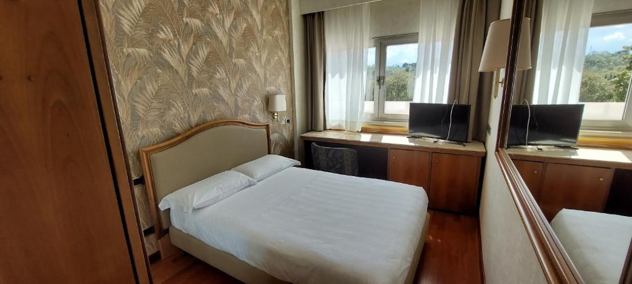 Perugia Plaza 11/54