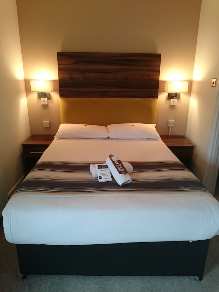 Livingston Lodge Hotel 9/31