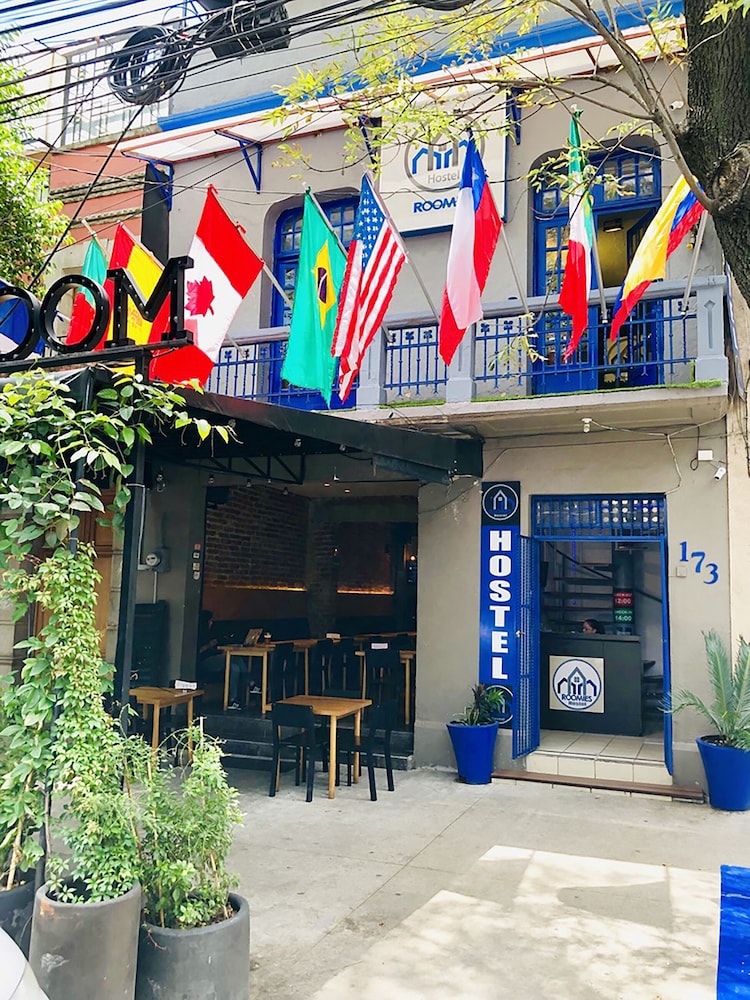 Roomies Hostel Condesa 19/25