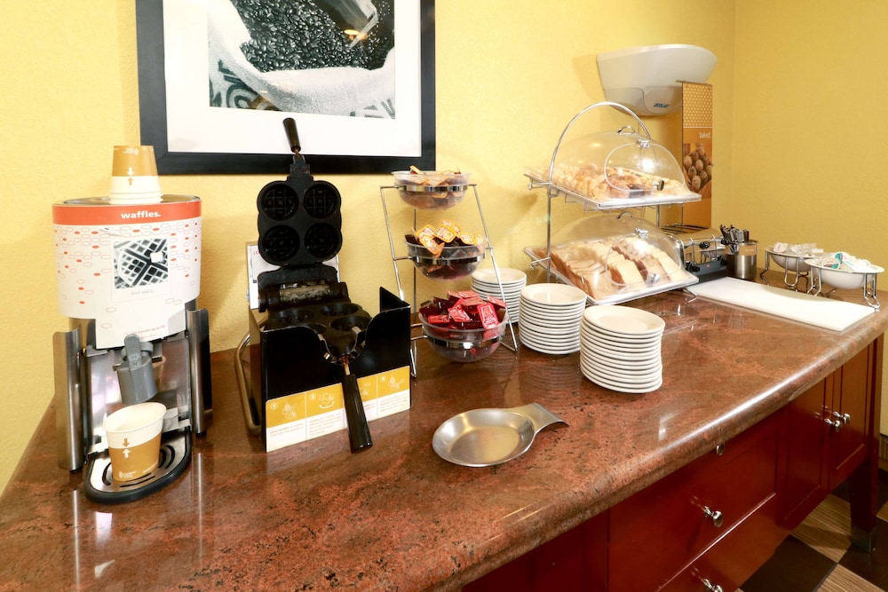 Hampton Inn by Hilton Guadalajara-Aeropuerto photo4