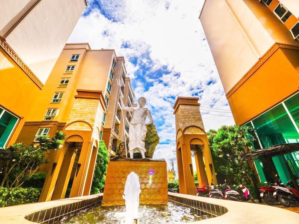 Atlantis Condo And Water Park Pattaya By The Sea 4/50