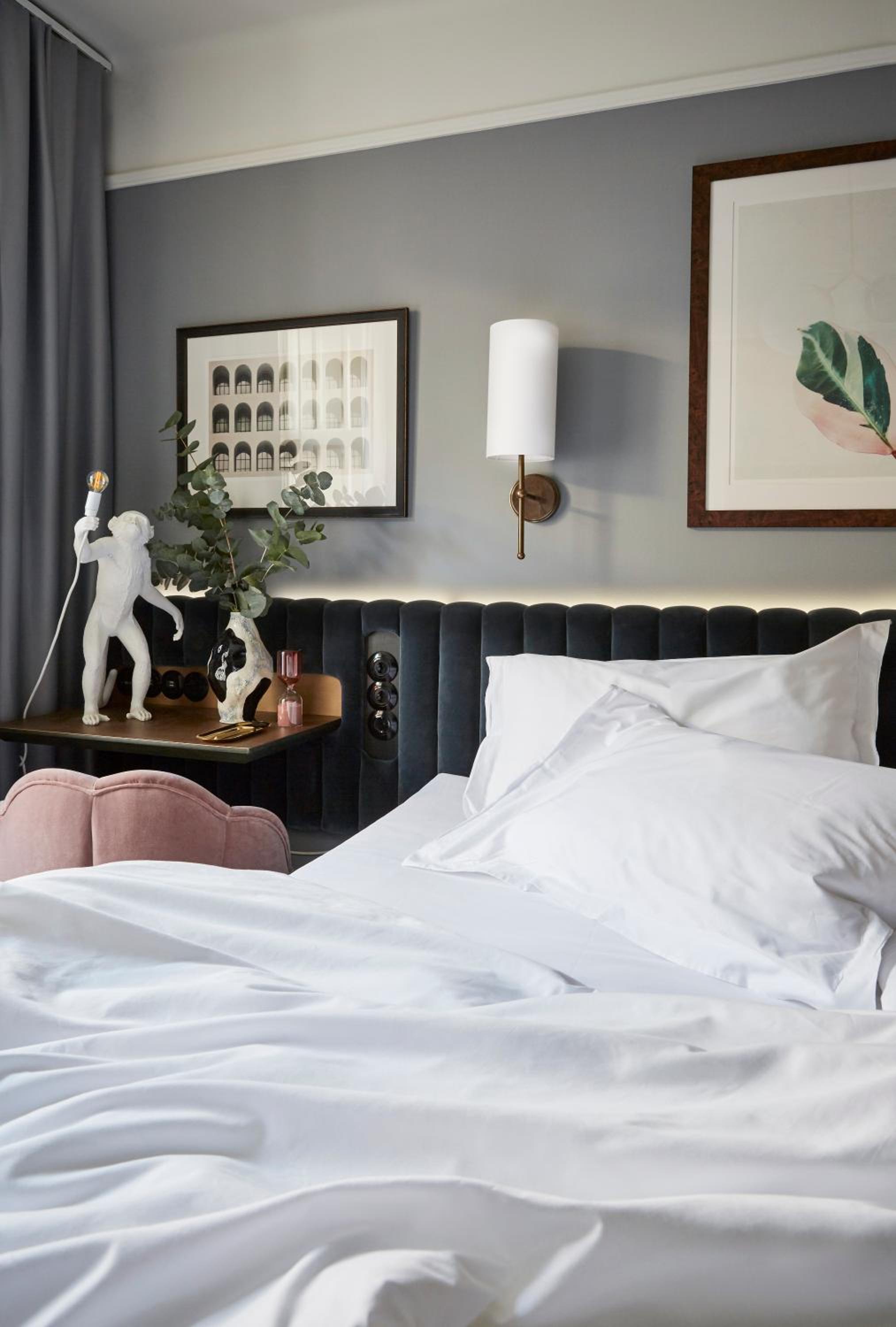 Petite, Double Bed