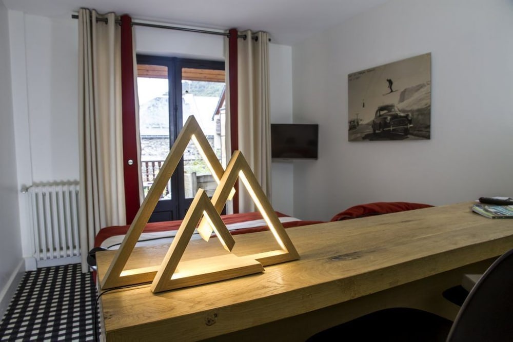 Hotel Mir 18/50