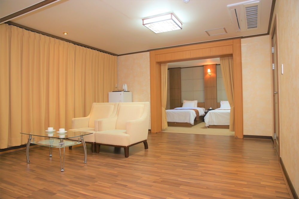 Uljin Grand Hotel 14/26
