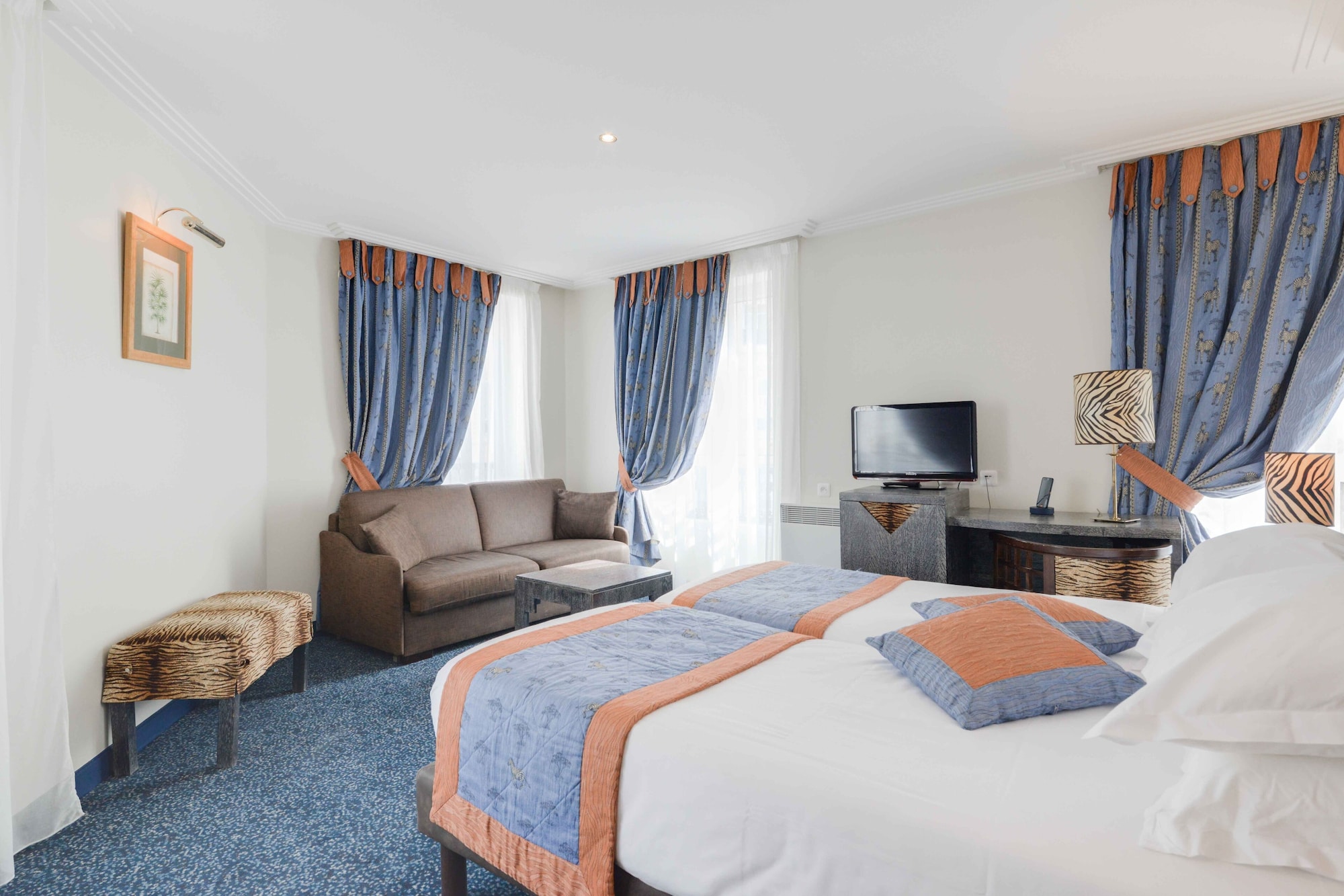 ROOM, TRIPLE