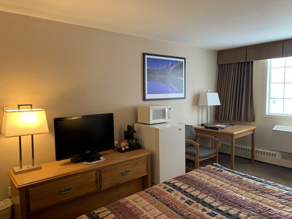 Woodlands Inn Suites 17/34