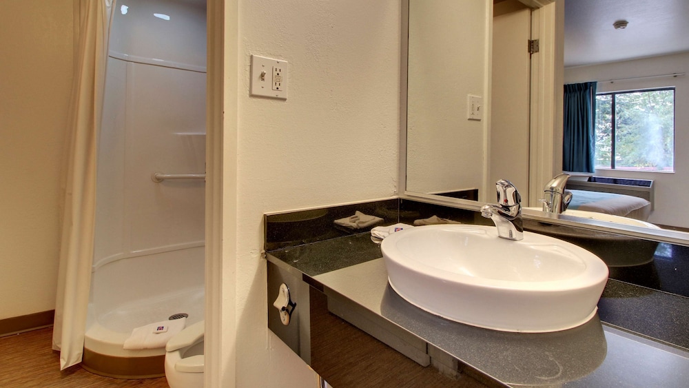 Motel6 Des Moines, IA - North 57/61