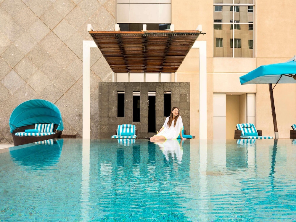 swimming pool spa