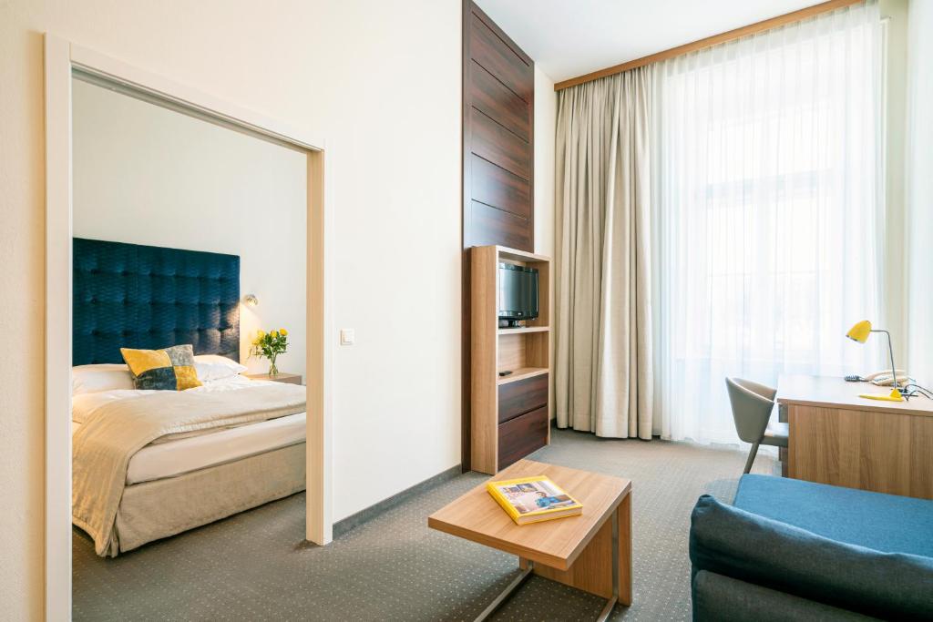 Classic, Single, Double Bed, Hilight Suites Hotel 2/3