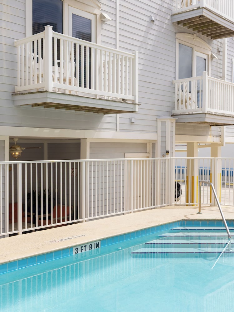 Seaside Amelia Inn 37/64