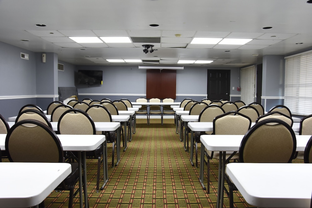 Days Inn by Wyndham Lebanon 29/35