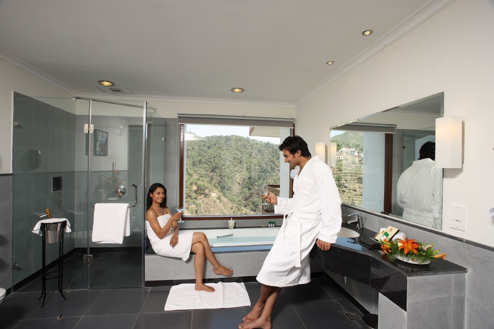 Moksha Himalaya Spa Resort 4/50
