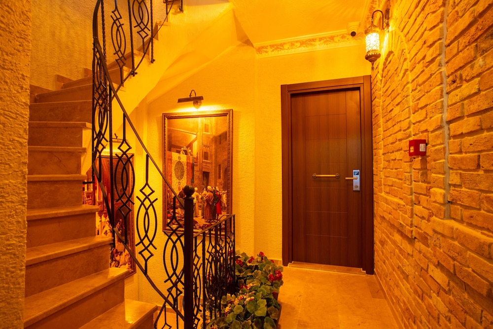 Sayina Hotel 33/50