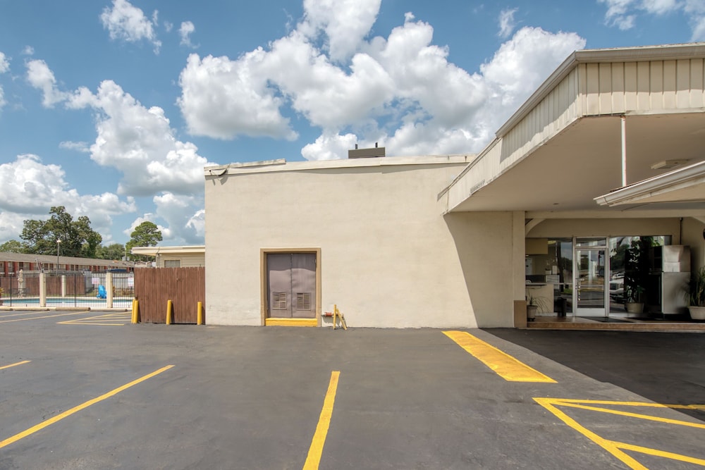 Hotel Alexandria LA - Hwy 165 35/46
