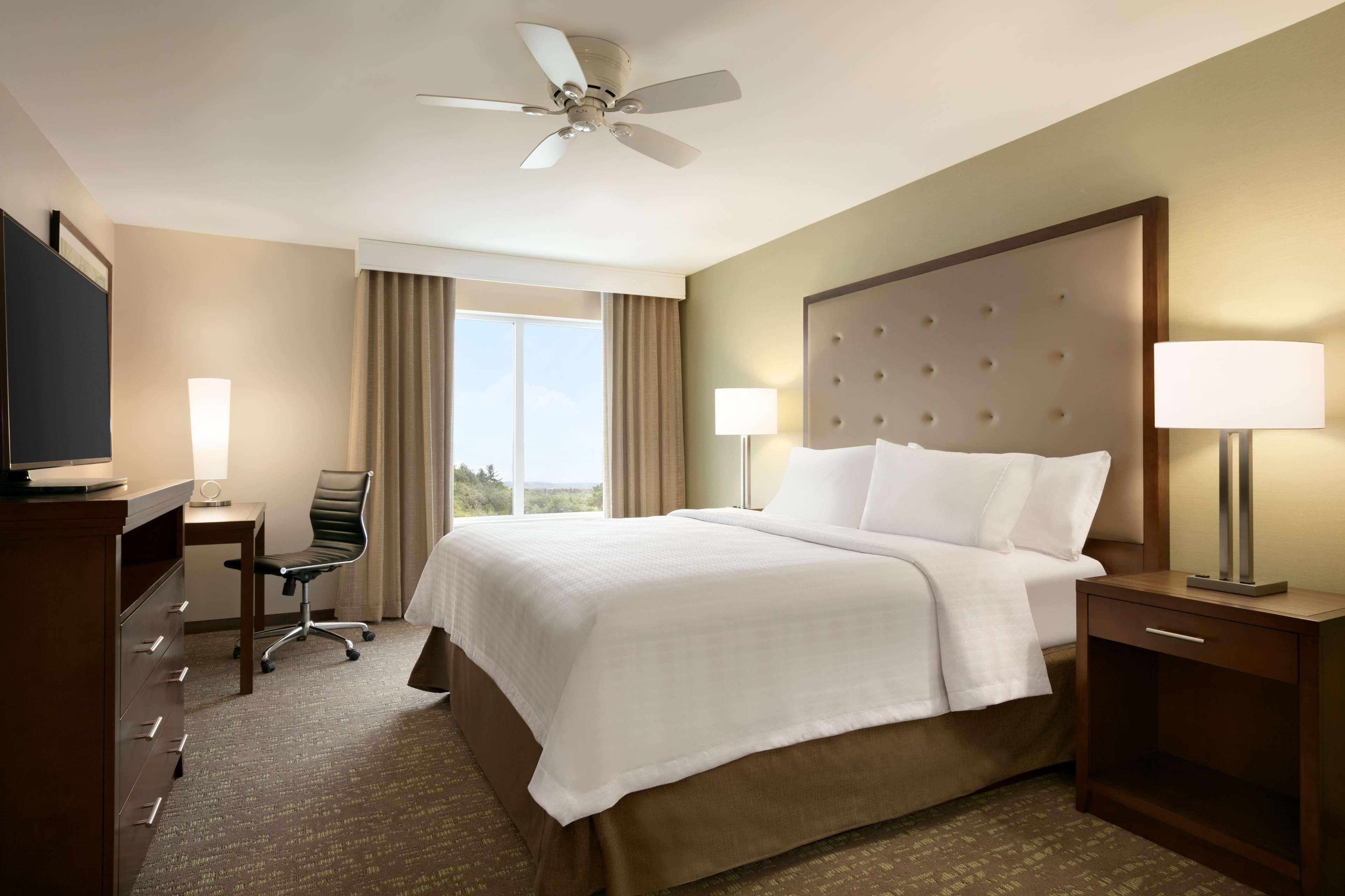 2 Bedrooms, Suite, 1 King or 2 Queen Beds, 2 Bathrooms