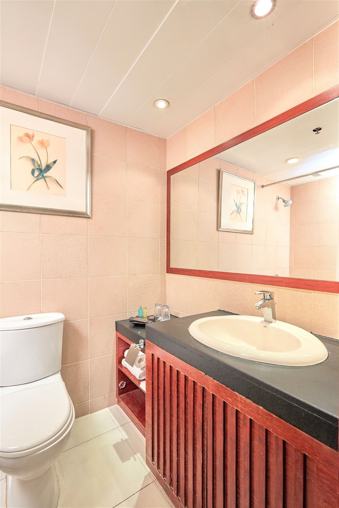 Warwick Hotel Cheung Chau 47/48