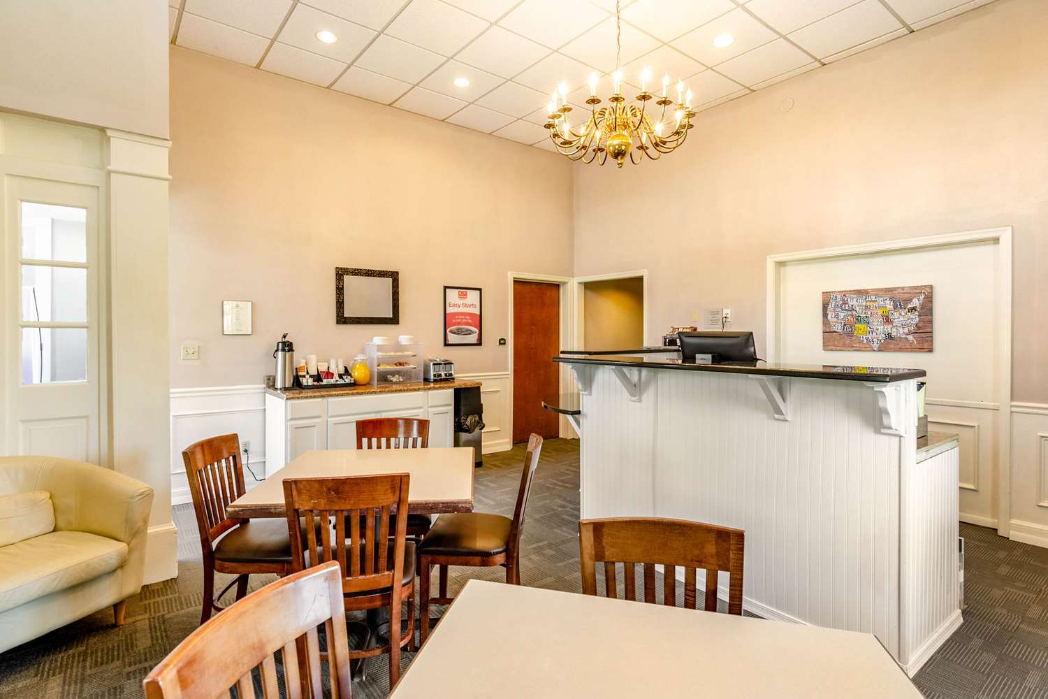 Econo Lodge Inn & Suites Radford-Blacksburg Area 7/14