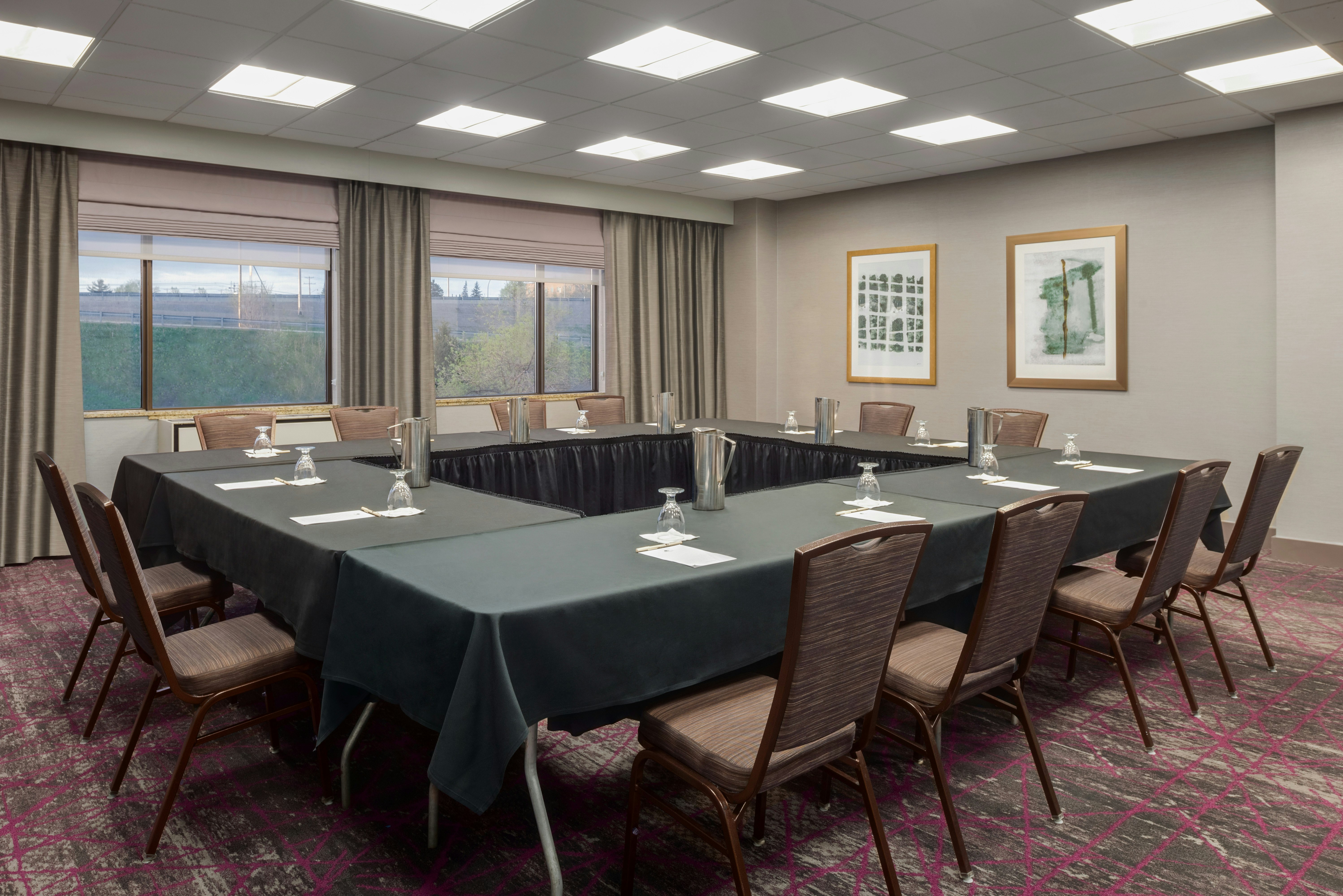 Doubletree By Hilton St Paul East 52/59