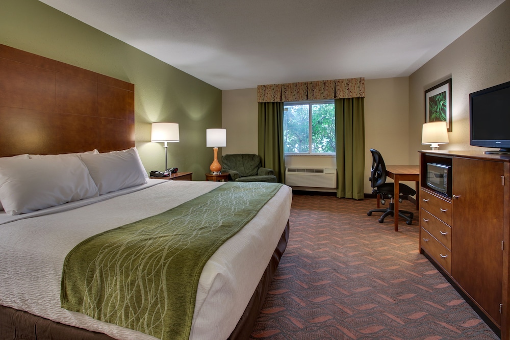 Greenfield Inn and Suites Elizabethtown KY I65 Exit 94 25/62