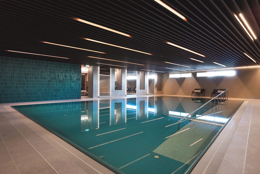 Enter St Elisabeth Suites 28/50