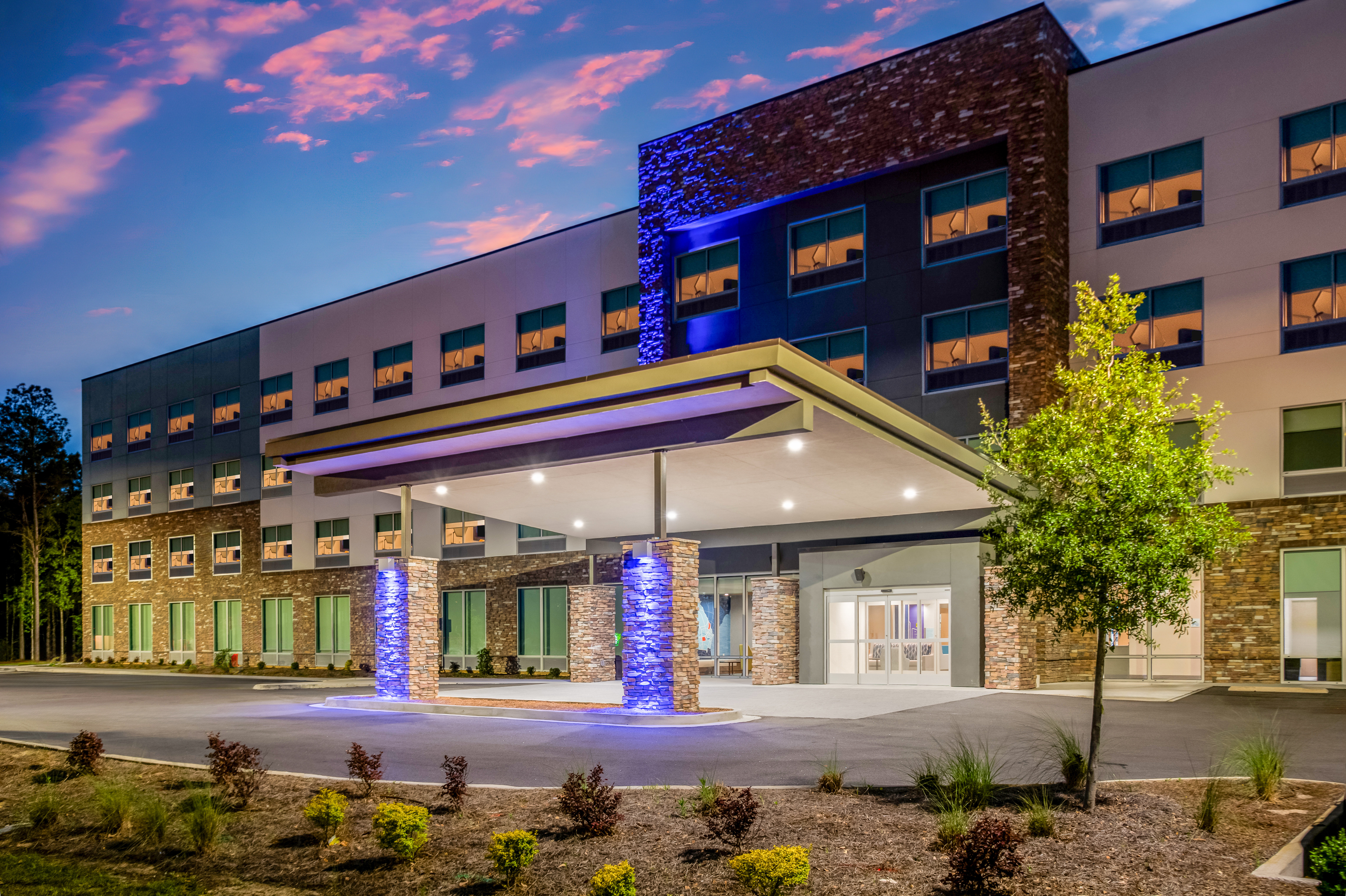 Holiday Inn Express SAVANNAH - GATEWAY 2/50