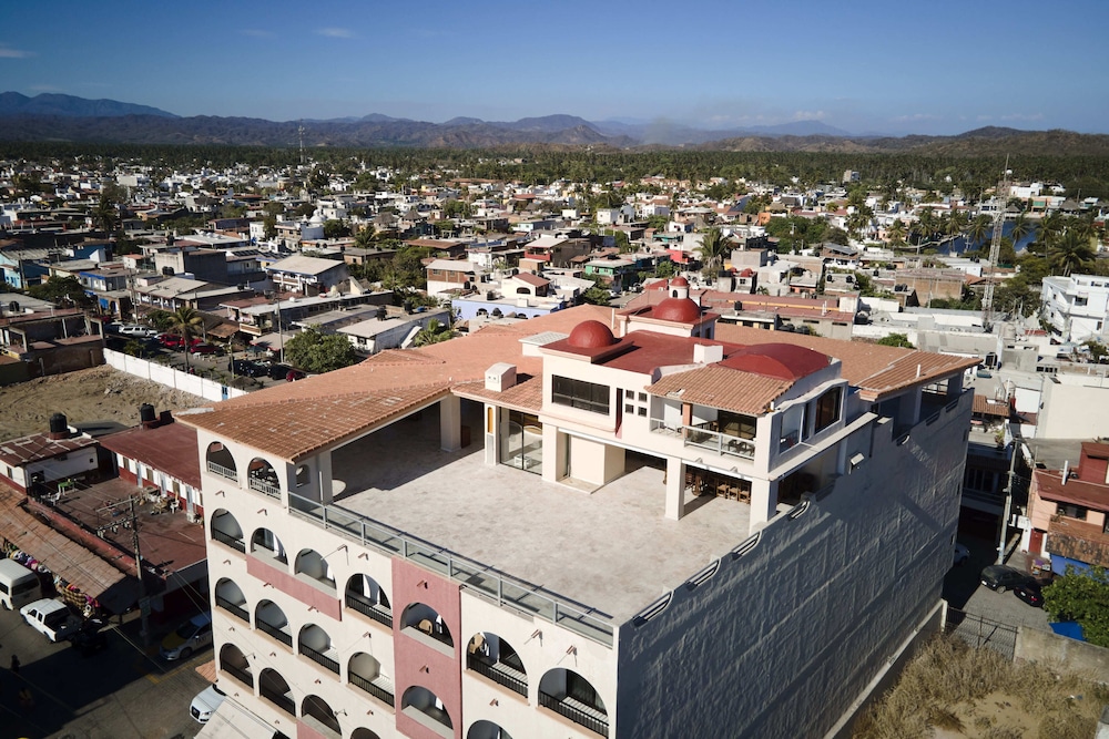 The Alondra Hotel 8/58