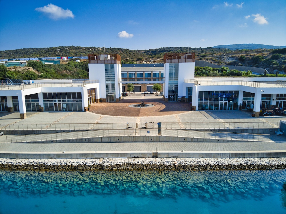 Karpaz Gate Marina 25/33