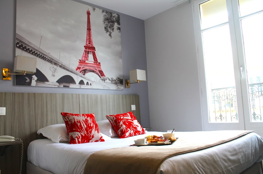 ROOM, DOUBLE BED
