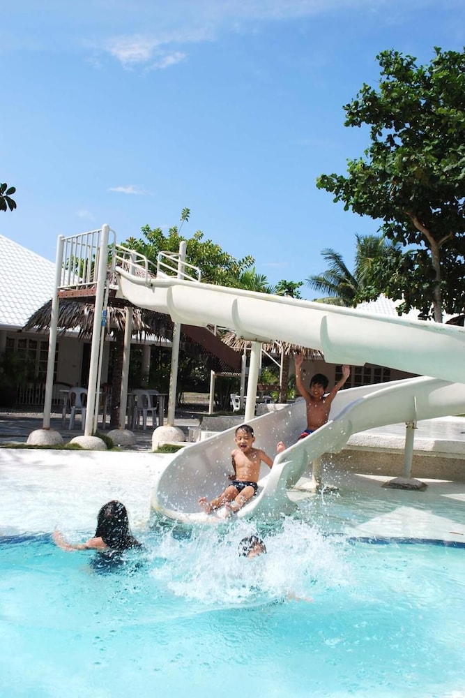 Almont Inland Resort 53/65
