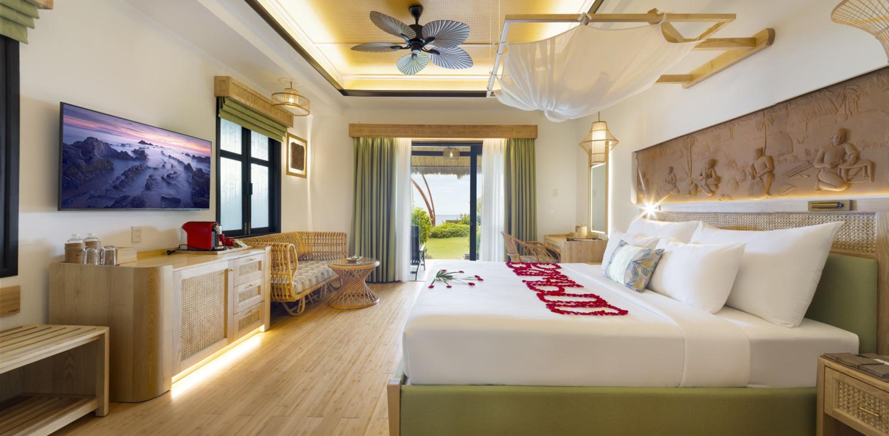 Elite, Serene, Premier, Bungalow, Double Bed, Beach Front