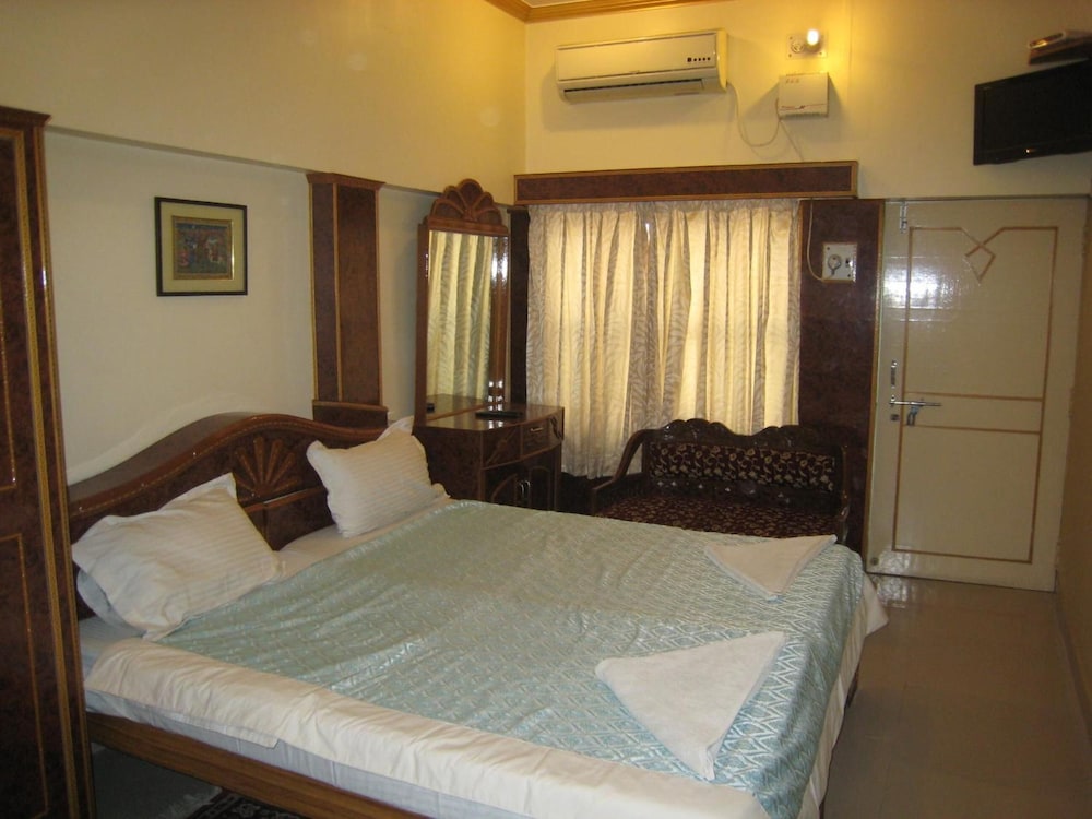 Kedareswar Bed and Breakfast 12/36
