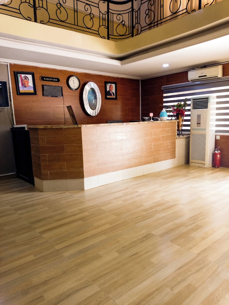 Dreamland Suites 3/45