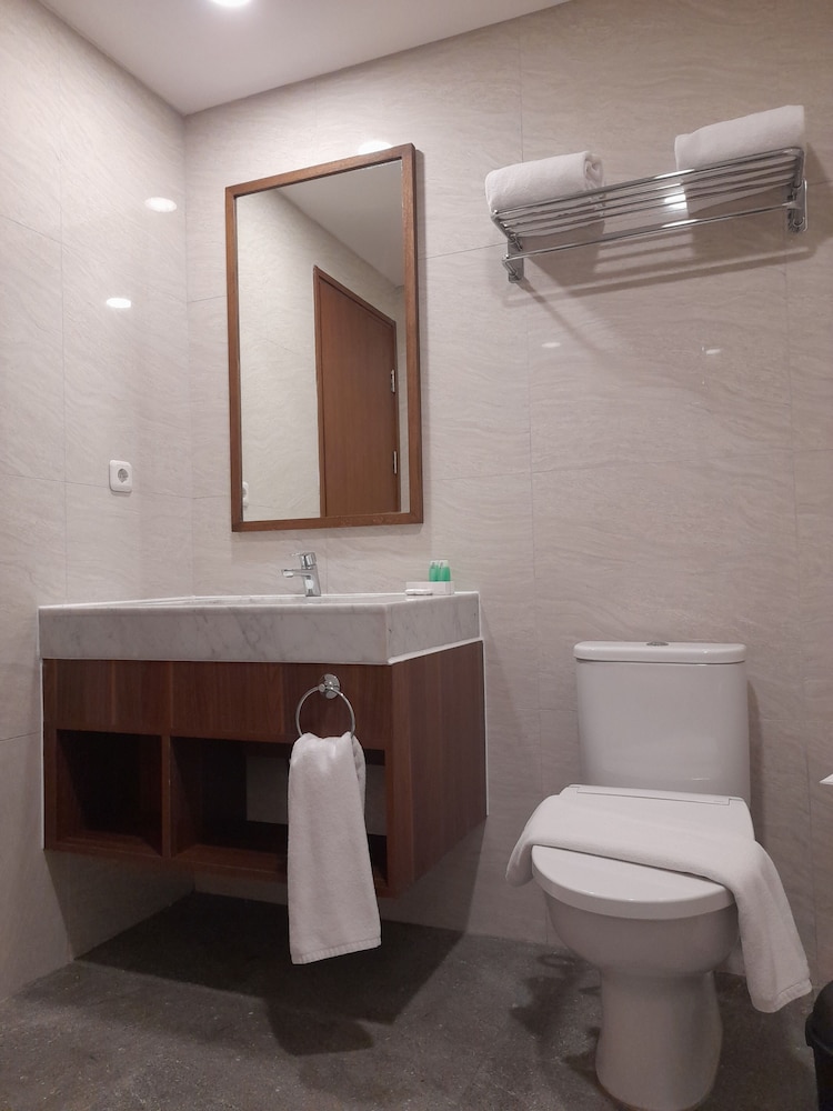 Kawana Golf Residence 58/60