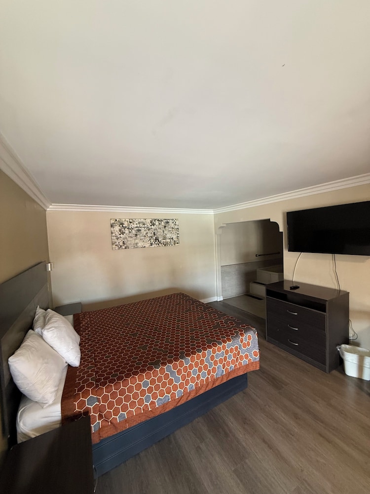 Colony Inn Buena Park 11/64