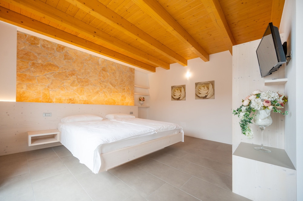 Hotel Laguna San Zeno 10/50