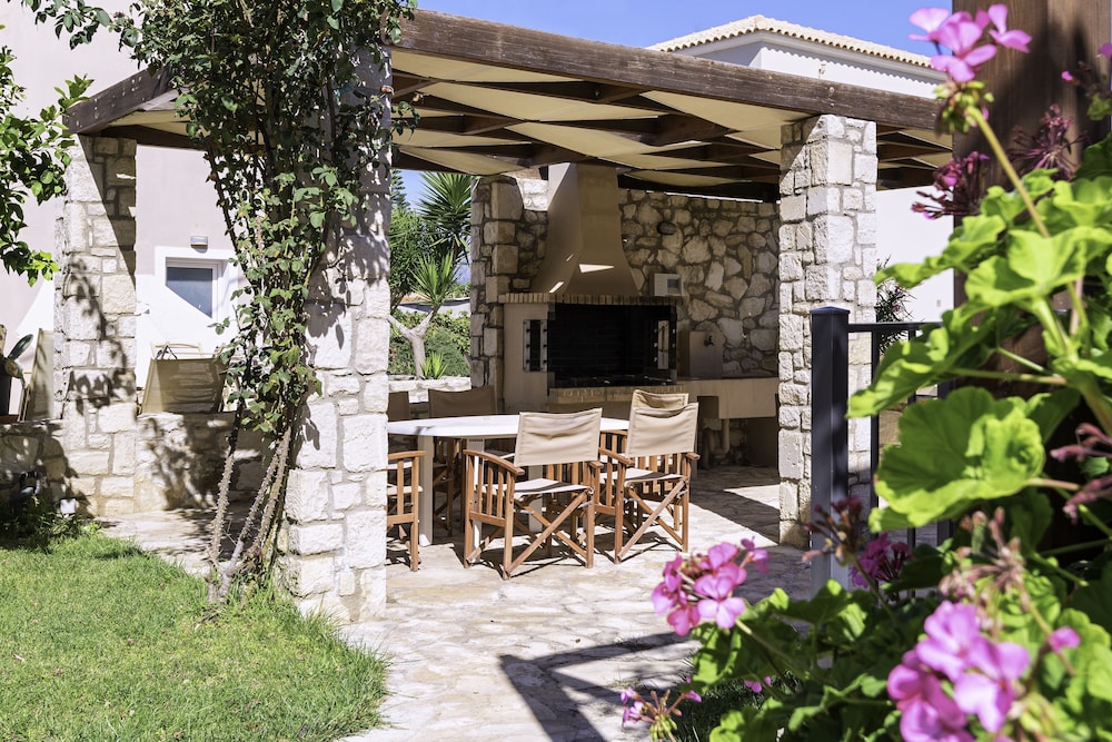 Azure Beach Seafront Villas 6/56