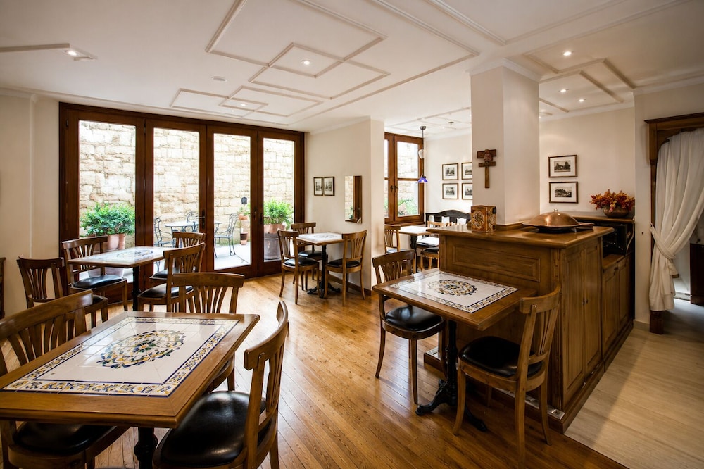 Hotel Sari Konak 34/48