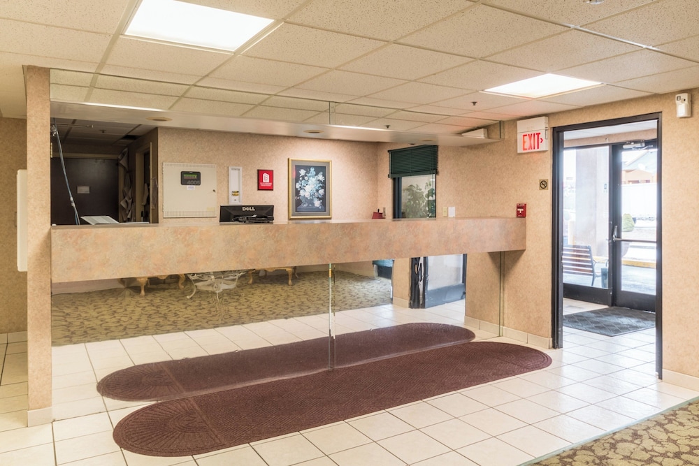 Red Roof Inn Morehead 8/56