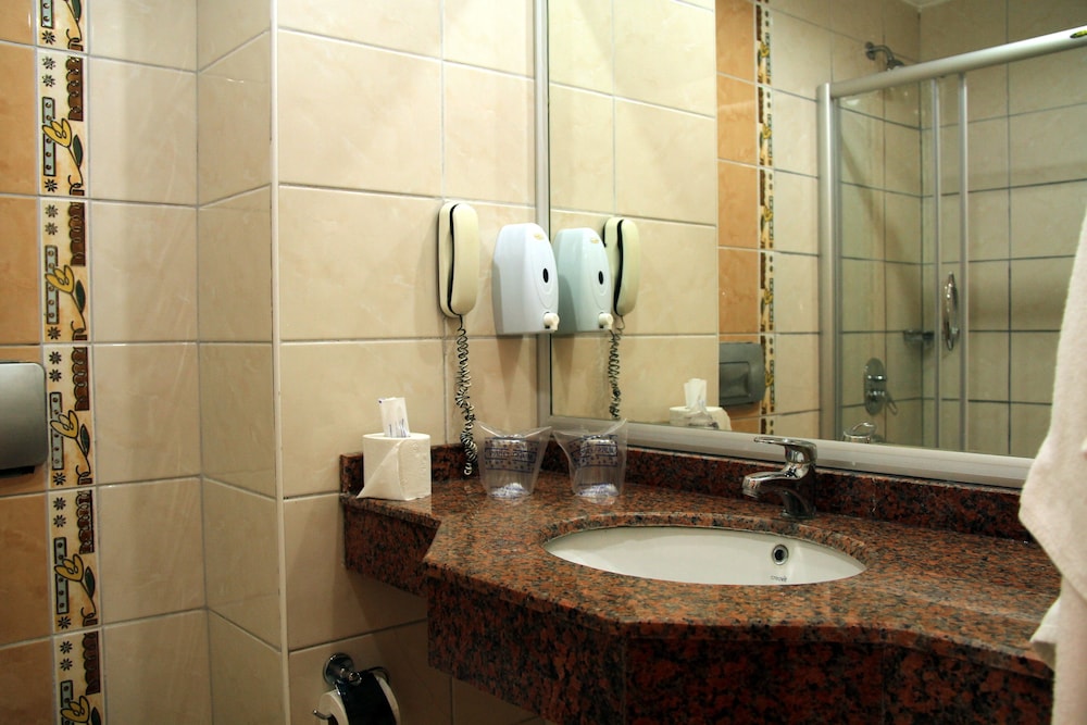 Lims Bona Dea Beach Hotel 20/67
