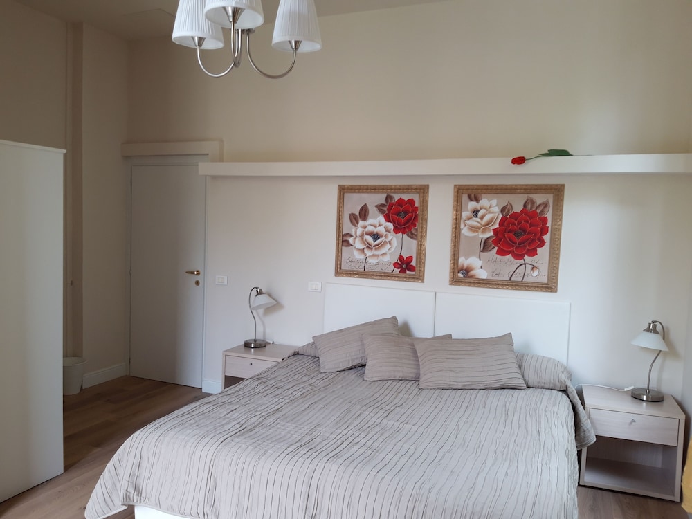 ROOM, DOUBLE BED, BALCONY