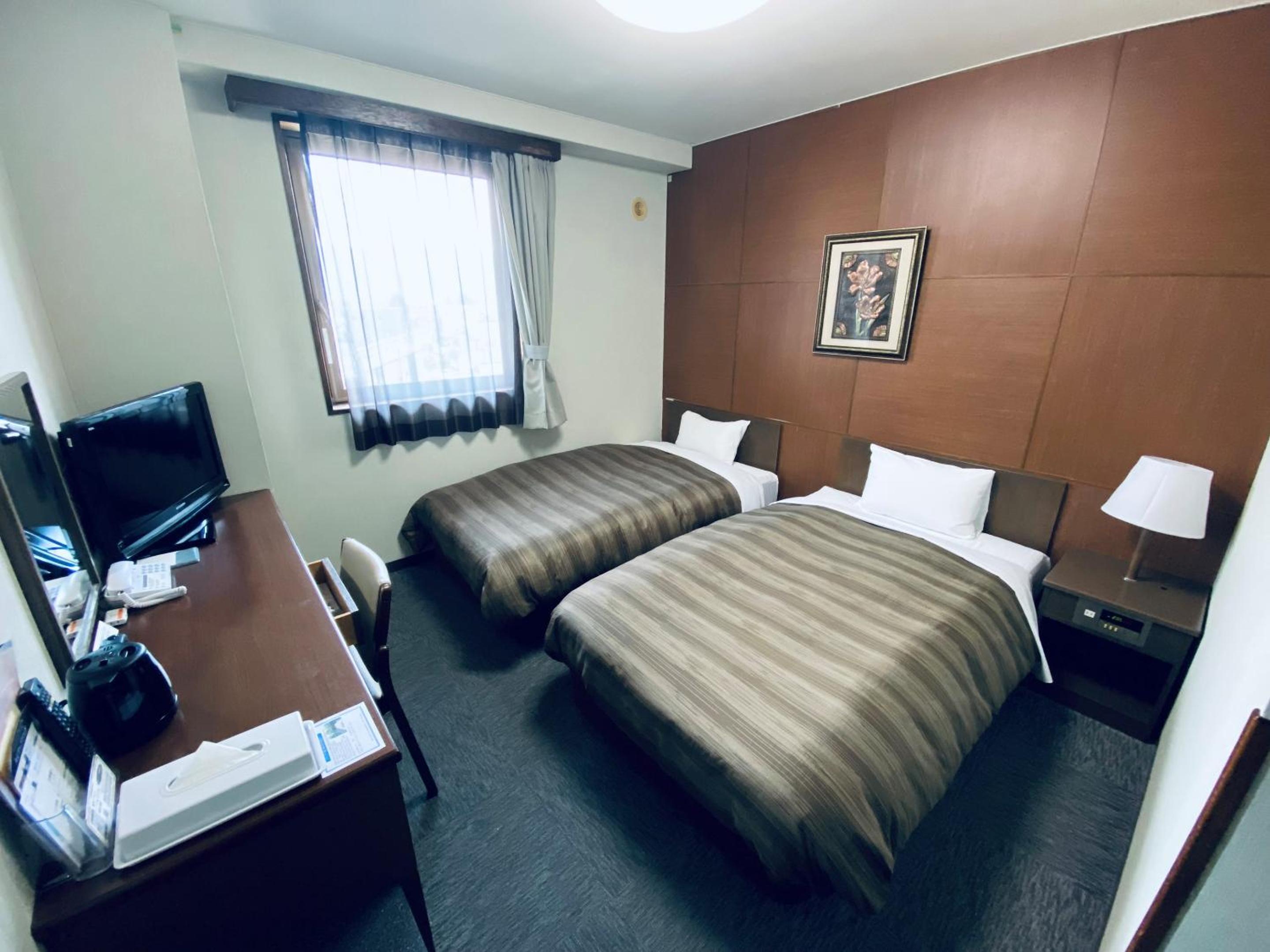Standard, Twin Beds