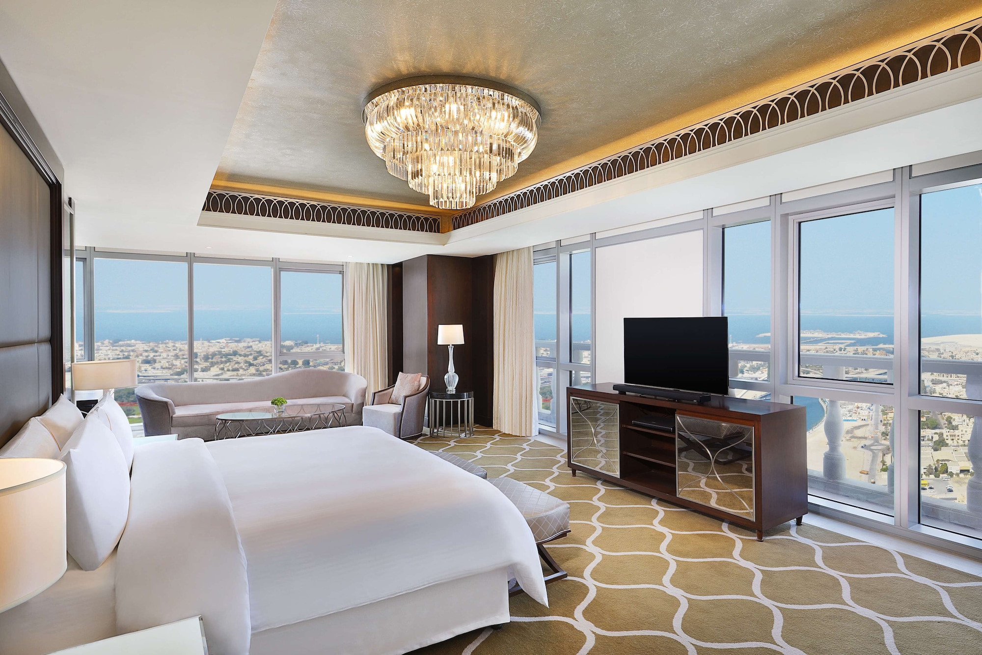 PRESIDENTIAL, SUITE, KING BED