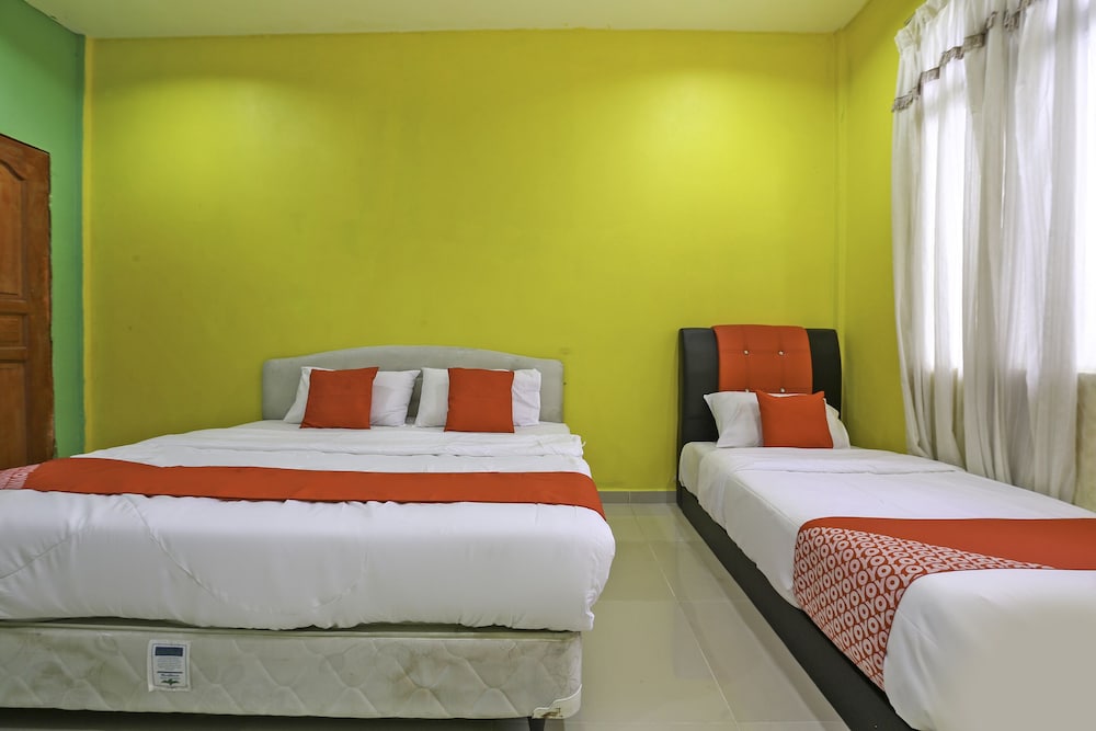 OYO 89933 Nun Hotel 11/19